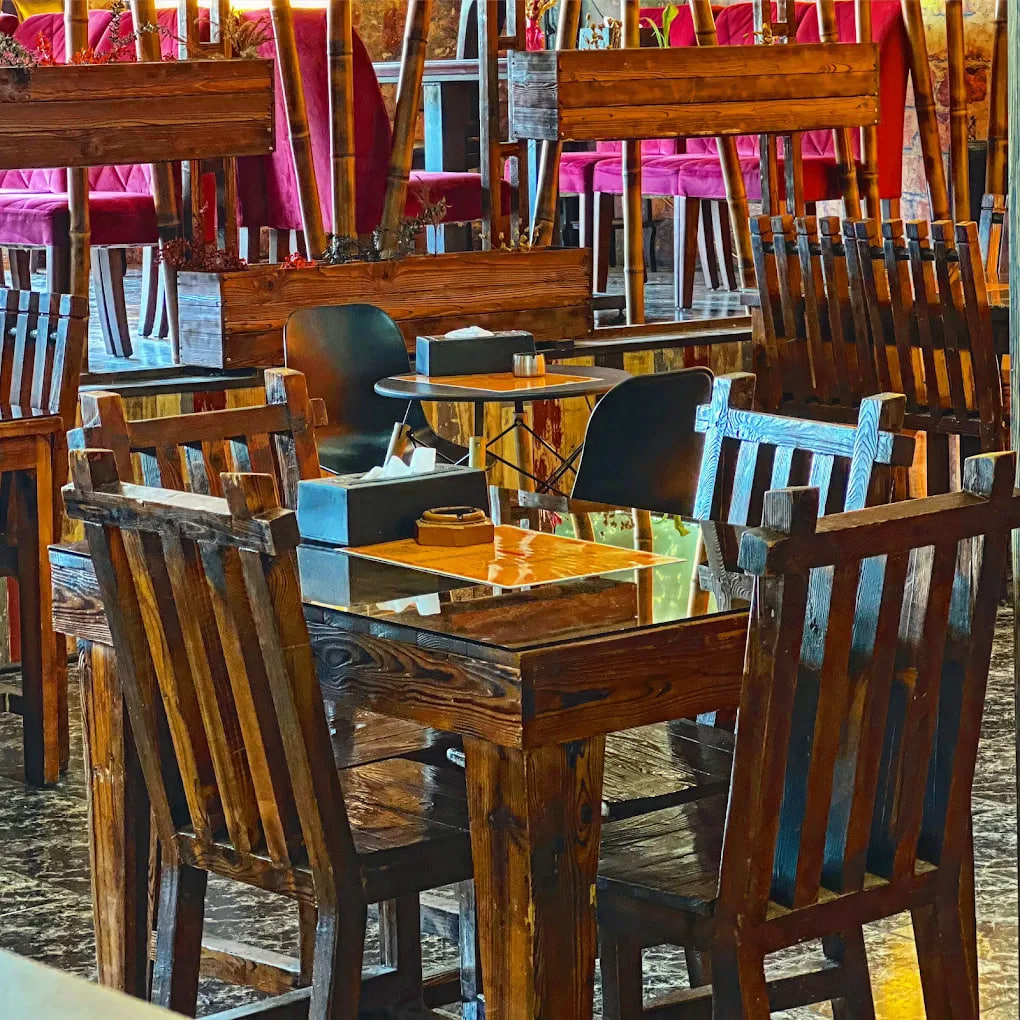 محیط کافه رستوران پاسارگاد رشت 1