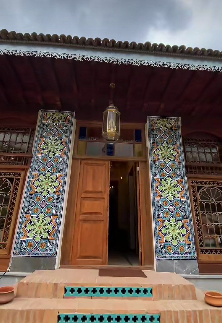 فضای رستوران عمارت همدانی