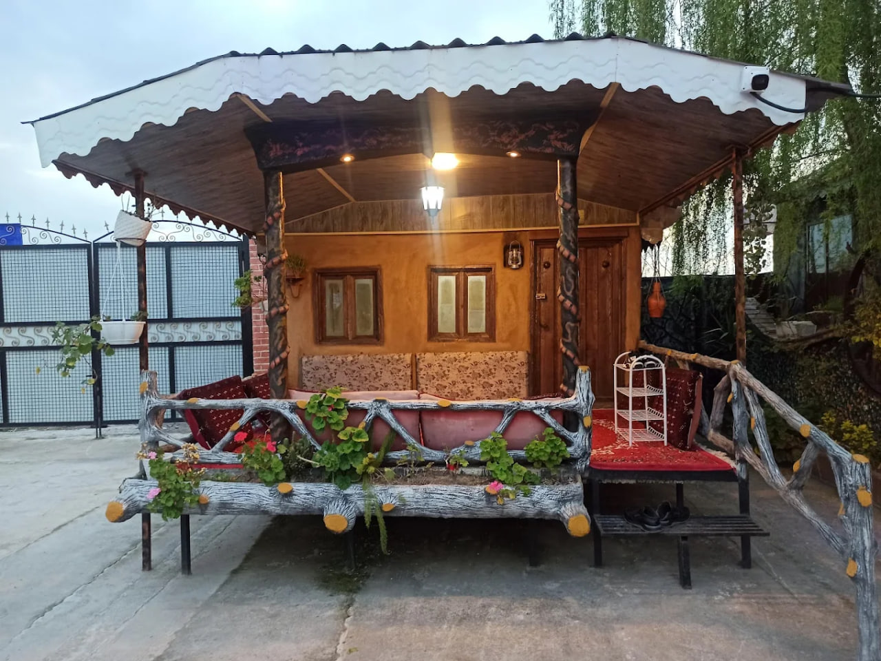 محیط کافه رستوران ستاره شهر