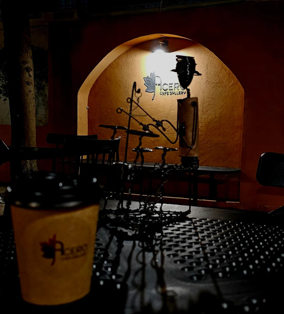 فضای کافه آچرو رشت