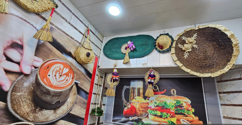 محیط کافه رستوران گیل بانو جان 1