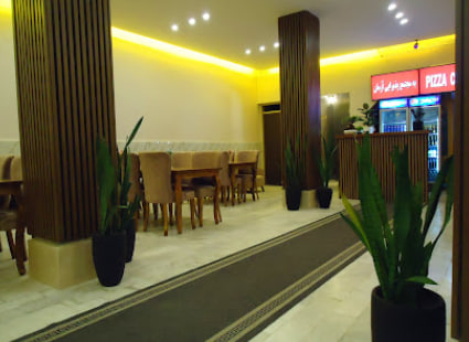 محیط رستوران شهر کباب