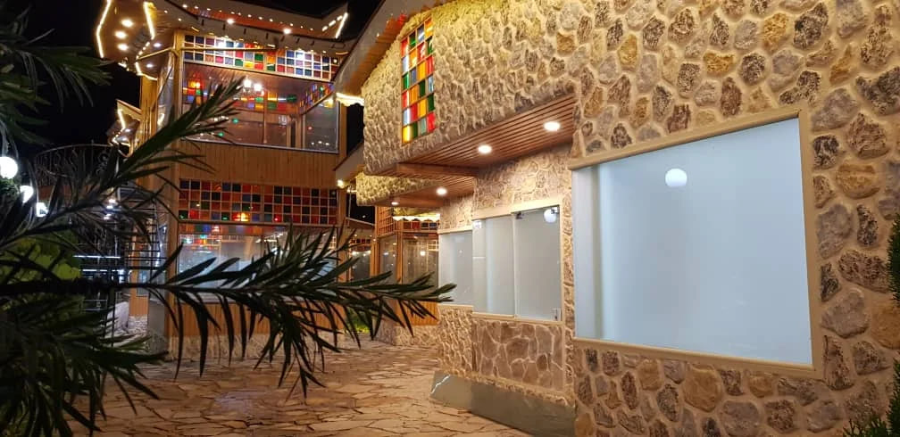 محیط کافه رستوران دراگون