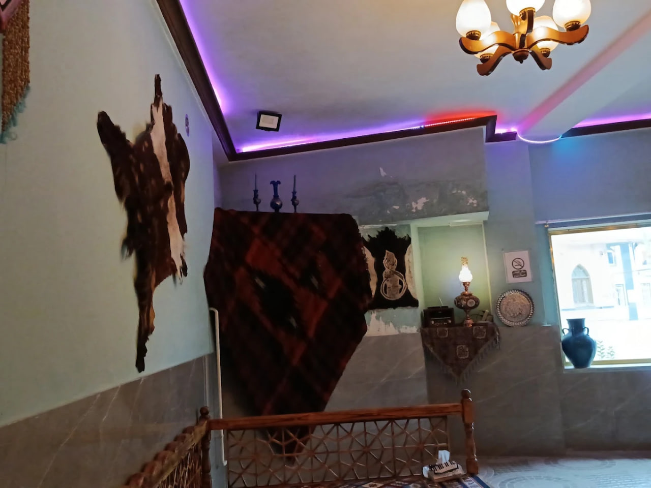 محیط رستوران عمه خانم 1