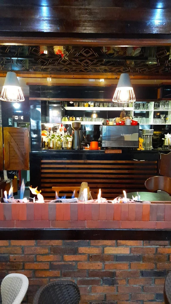 محیط کافی شاپ هربال