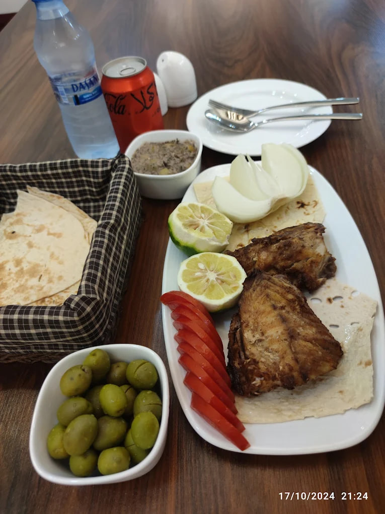 غذای رستوران هومهر