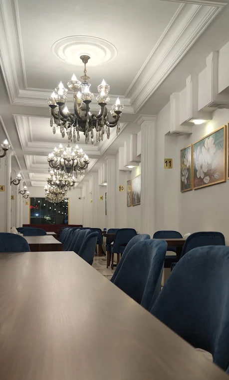 محیط رستوران هومهر 1