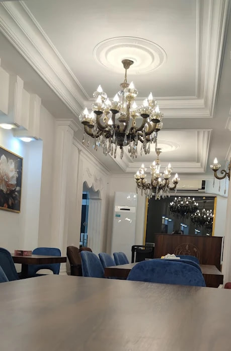 محیط رستوران هومهر