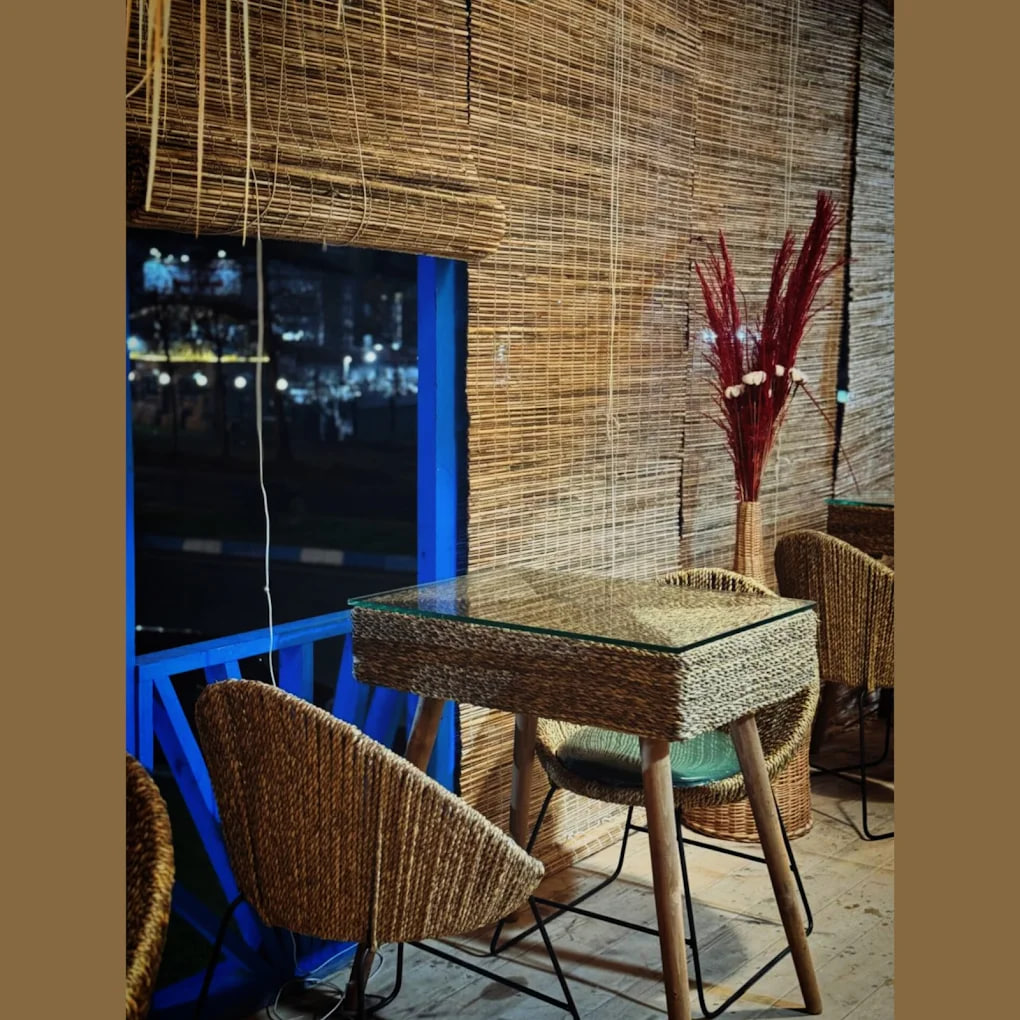 محیط کافه سنتی سیاهچومه