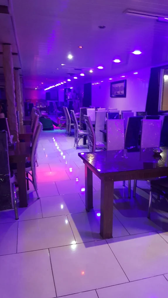 کافه رستوران فانوس رشت