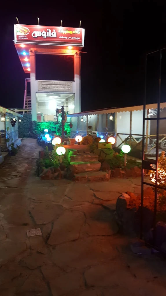 محیط کافه رستوران فانوس 2