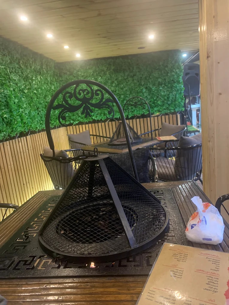 محیط رستوران وفا 1