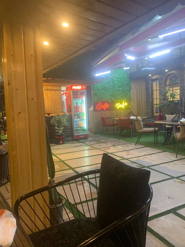 محیط رستوران وفا 2