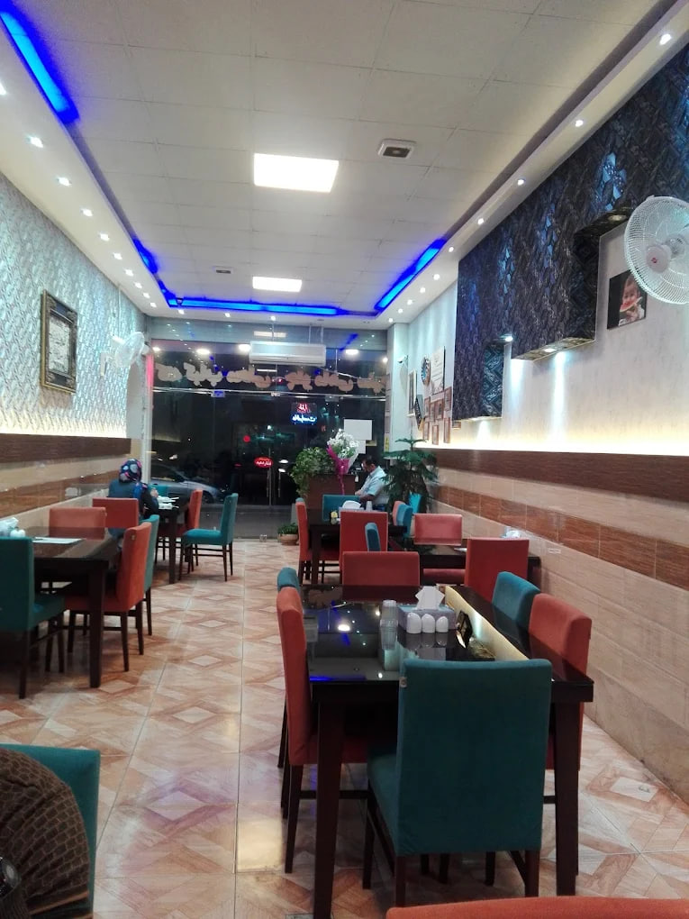 محیط رستوران بهداد 1