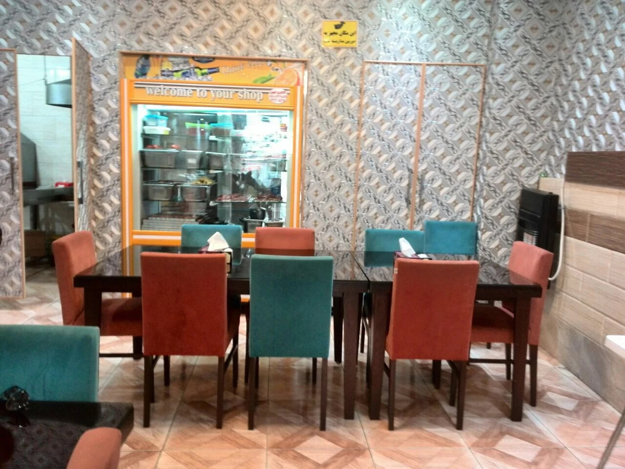 محیط رستوران بهداد 2