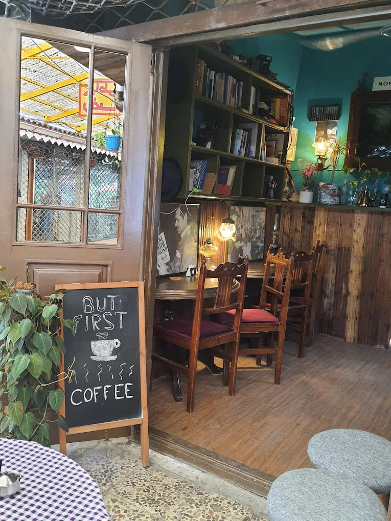 کافه نونوار