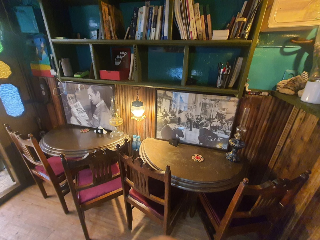 محیط کافه نونوار 1