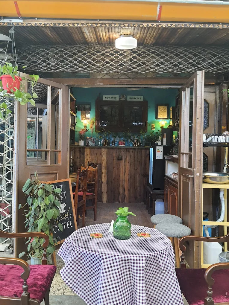 کافه نونوار