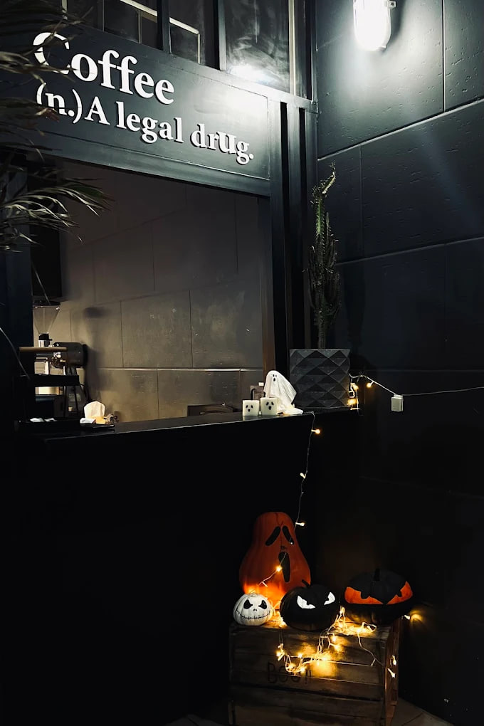 محیط کافه سکو 1