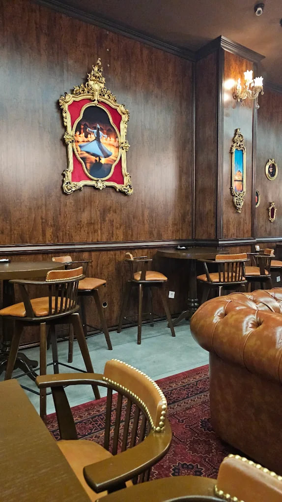 محیط کافه باقلوا باکلاوانیا 1