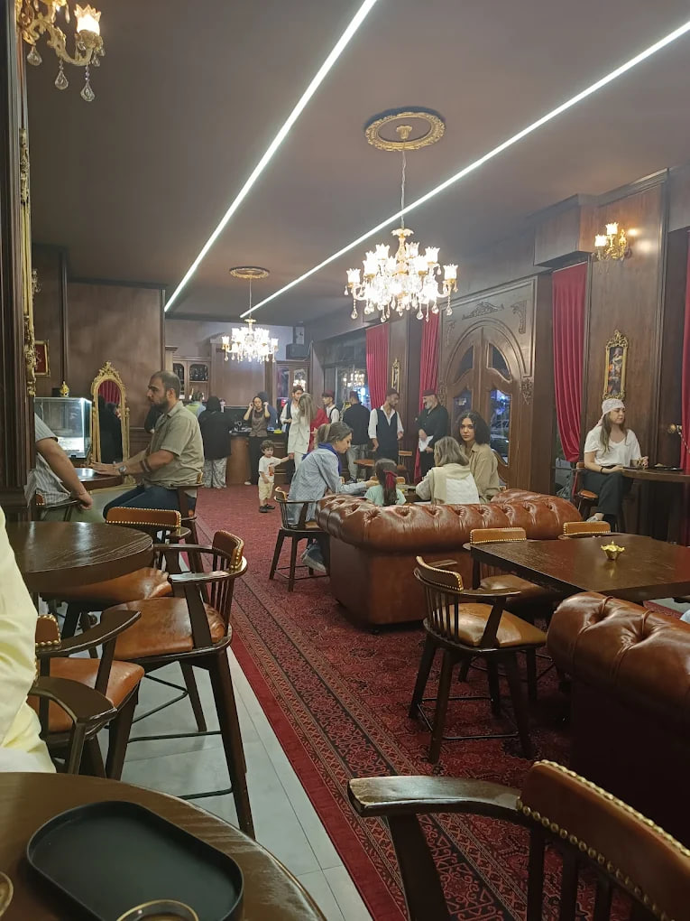 محیط کافه باقلوا باکلاوانیا 2