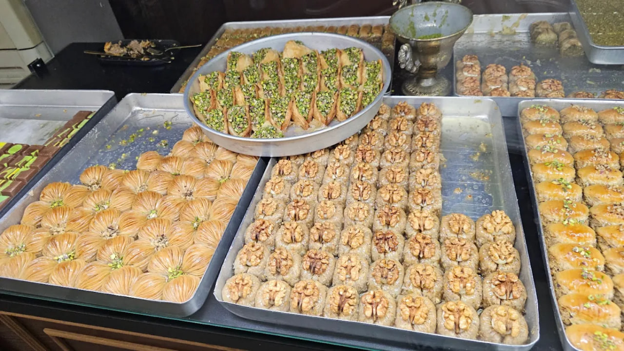 باقلوای کافه باقلوا باکلاوانیا