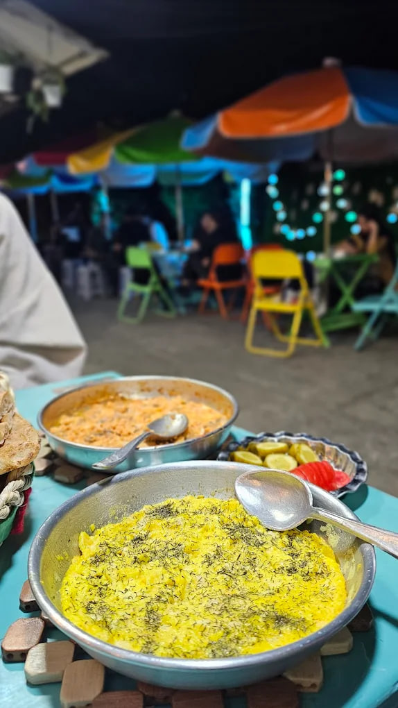 فضای کافه نعلبکی رشت