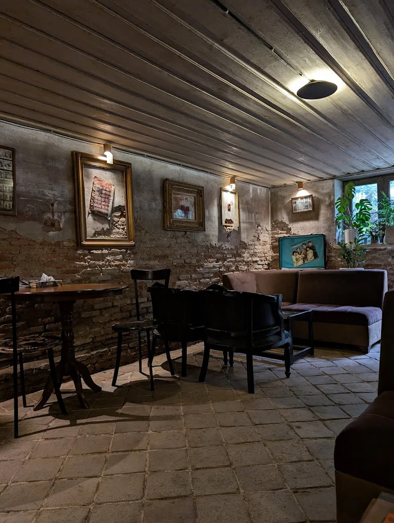 محیط کافه موزه ارکاک 2