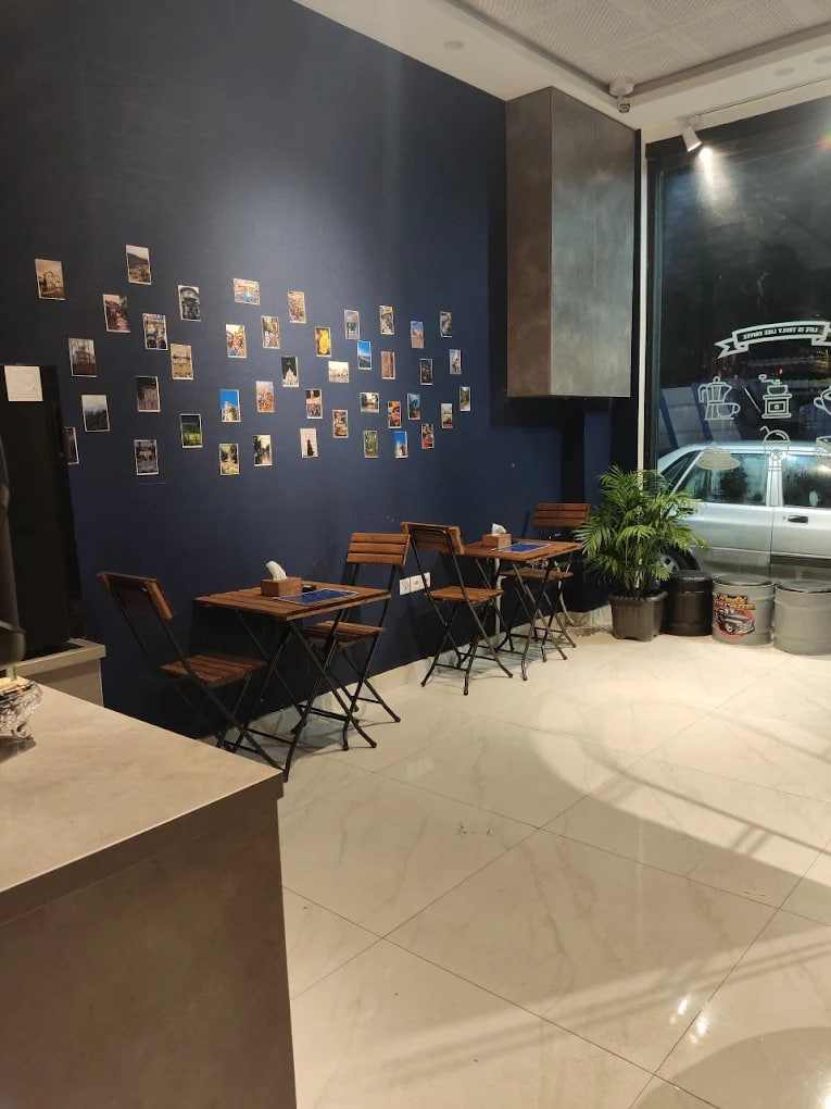 محیط کافه آریاک 1