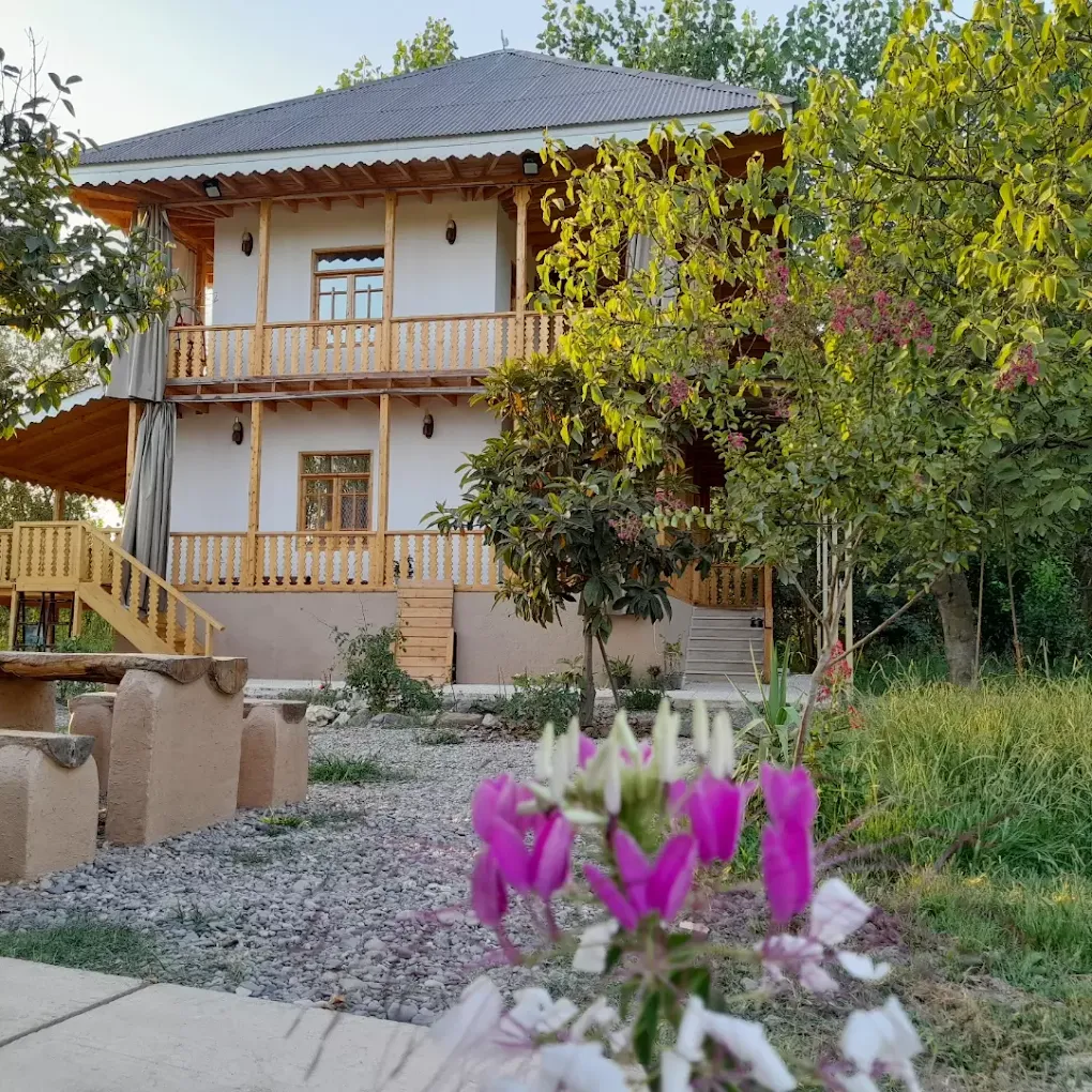 بوم گردی طیبه جان