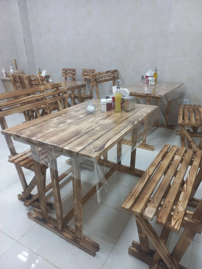 باغ رستوران قو سفید رشت