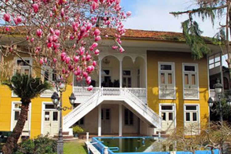 خانه ابریشمی رشت 2