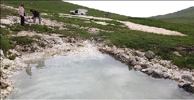 چشمه آب شور لاکان رشت 1